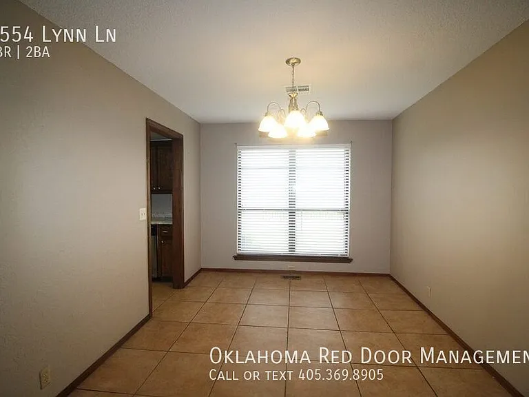 2554 Lynn Ln — Photo 4