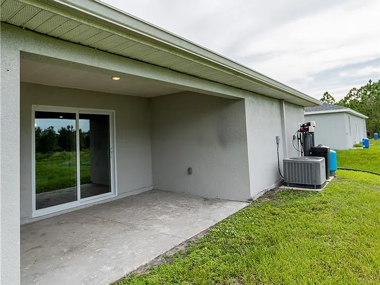 941 Jaguar Blvd — Photo 23