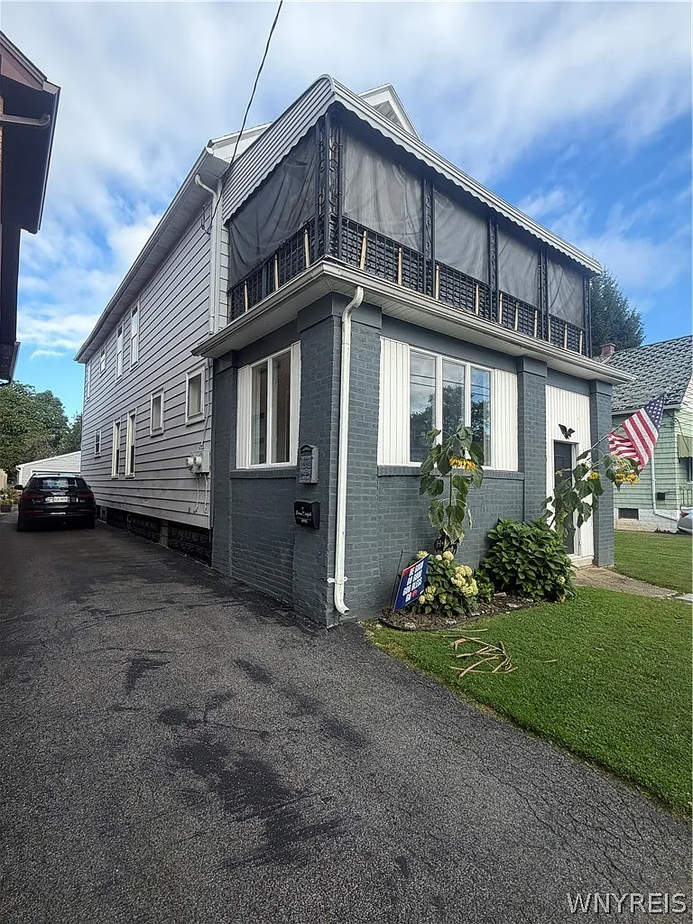5 bed, 2.0 bath, 2547 sqft, $1,695 — Photo 3