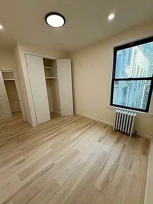 Bedroom, photo 1