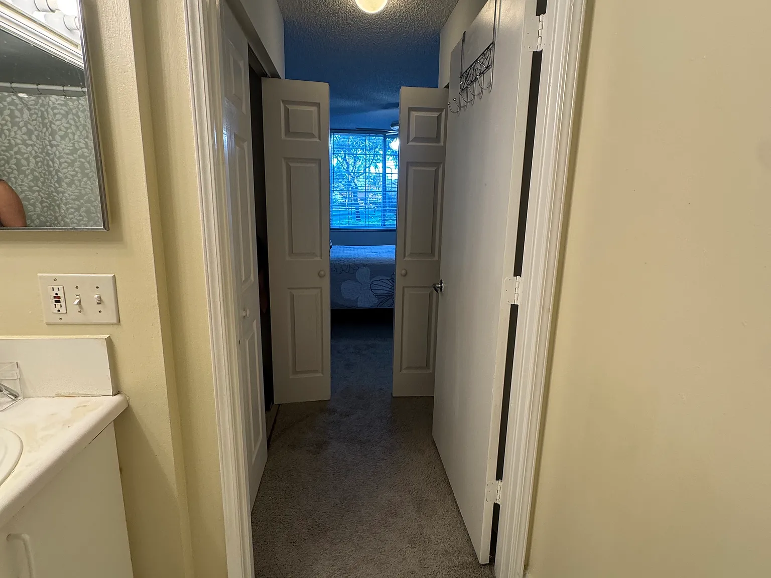 2 bed, 1042 sqft, $1,700 — Photo 2