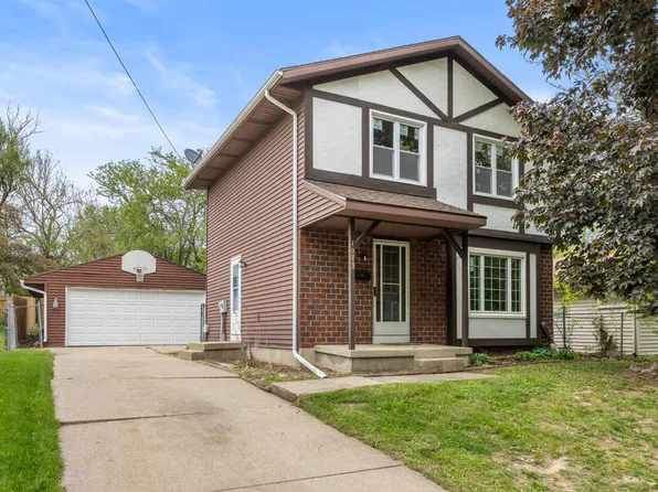 1073 Sweet St NE, Grand Rapids, MI 49505