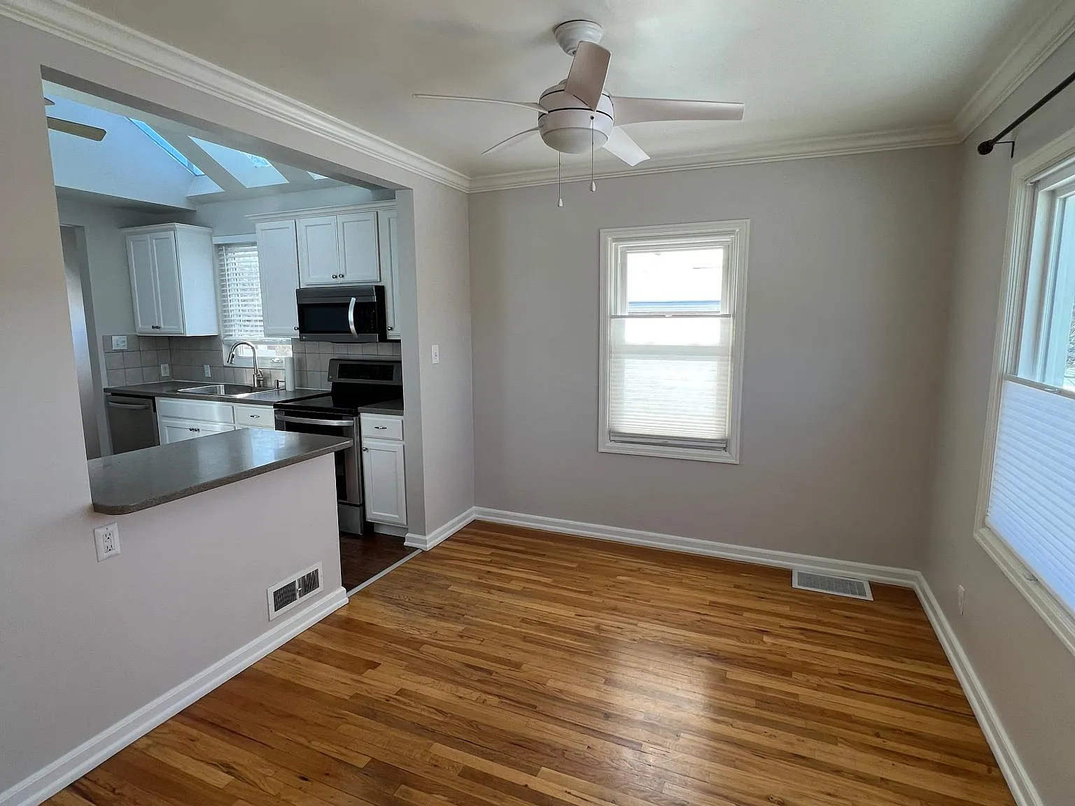 4 bed, 1800 sqft, $3,200 — Photo 4