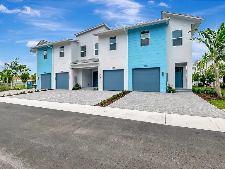 Prince Place Townhomes — Photo 7