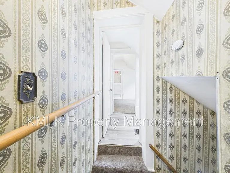 183 N Union St — Photo 24