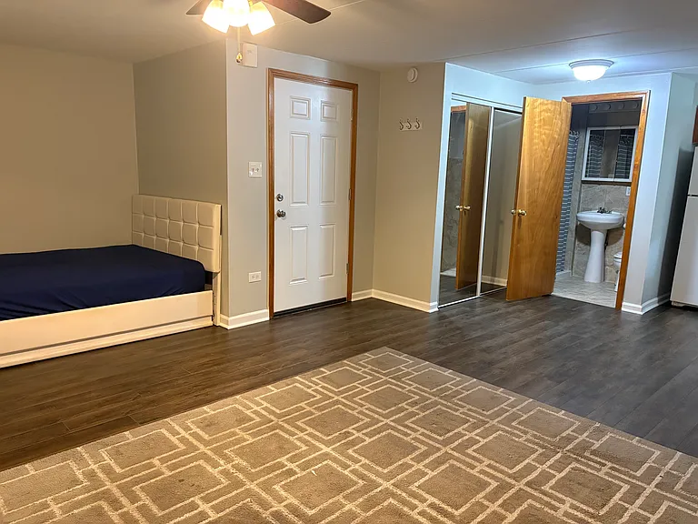 677 S Lyman Ave — Photo 7