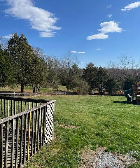 478 Lavender Ln — Photo 4