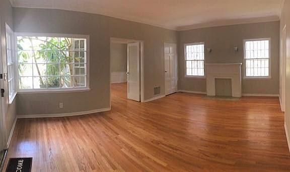 5th image of 106 N Sweetzer Ave #106