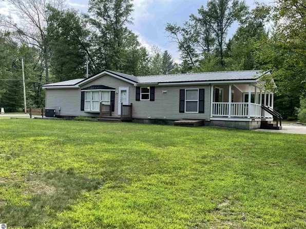 6256 Blackberry Dr, Alger, MI 48610