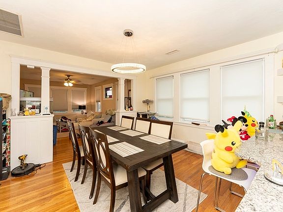 3rd image of 28 Waite St #28