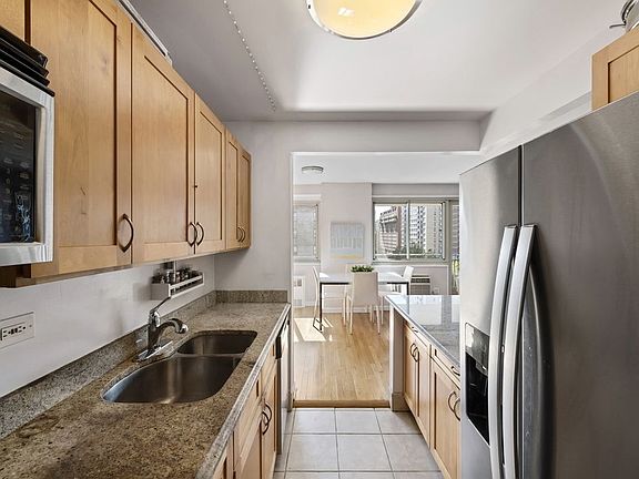 3rd image of 70 W 93rd St APT 7F
