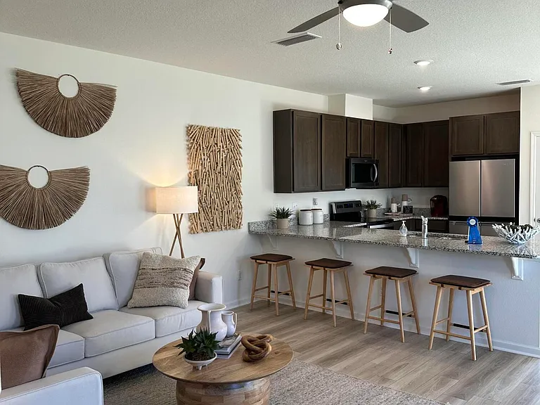 145 Beach Palm Ct — Photo 2