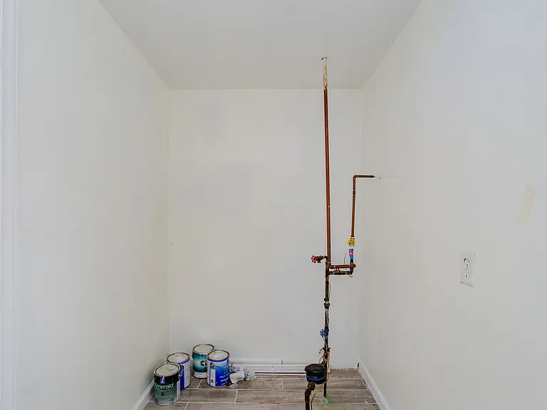720 Durham Ln — Photo 23