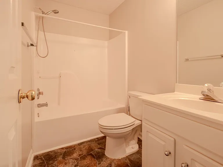 100 Woodstone Dr #27 — Photo 12