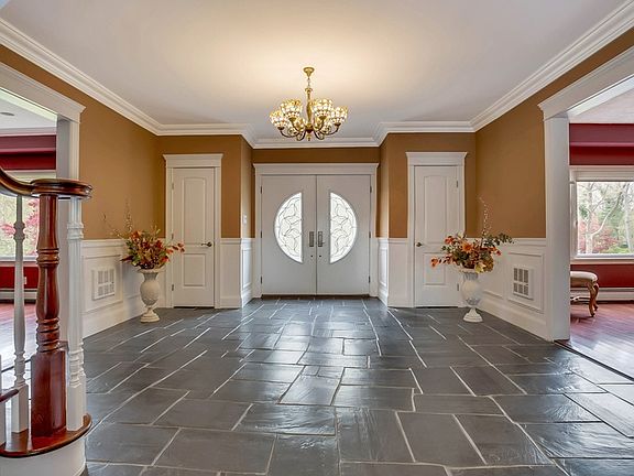 3rd image of 85 Wildwood Dr #1