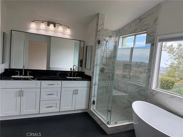 15 Field Point — Photo 20