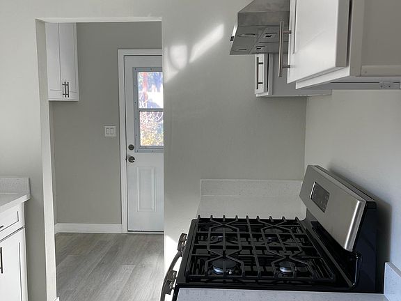 4th image of 1739 Las Lunas St