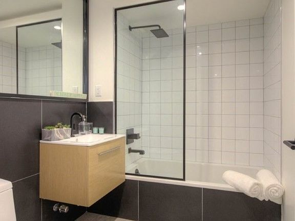 4th image of 10 Lexington Ave #6J