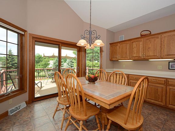 4th image of 332 River Bluff Cir