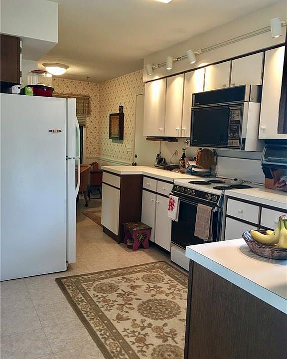 305 Kimry Moor, Fayetteville, NY 13066 Zillow