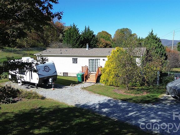 2nd image of 703 Garren Creek Rd