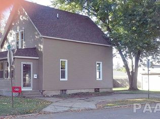 658 N 1st Ave, Canton, IL 61520