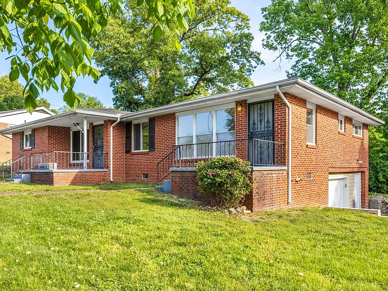 301 Wygoda Cir — Photo 27