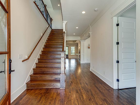 5th image of 1009 Battery Ln