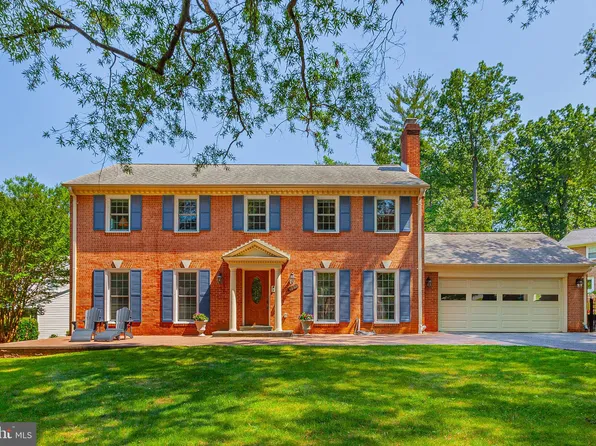 4725 Jasmine Dr, Rockville, MD 20853