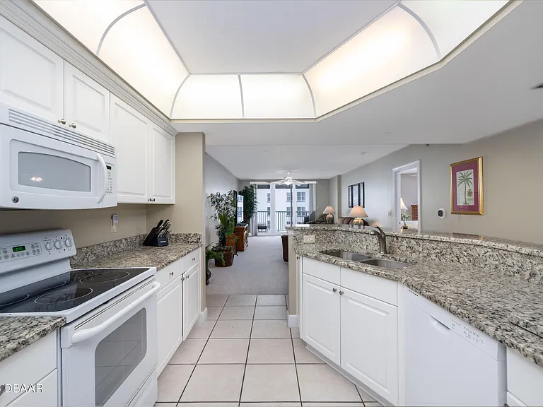 2055 Atlantic Ave #710 — Photo 14