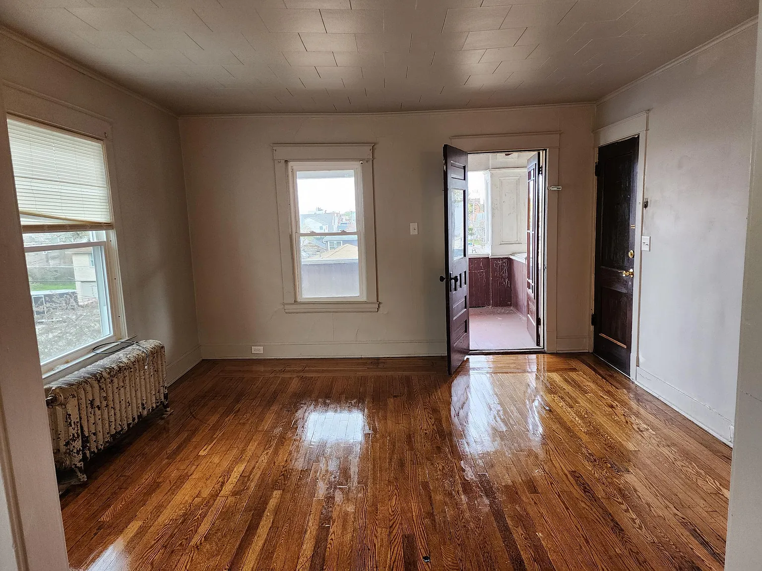 24 Lincoln Ave — Photo 2
