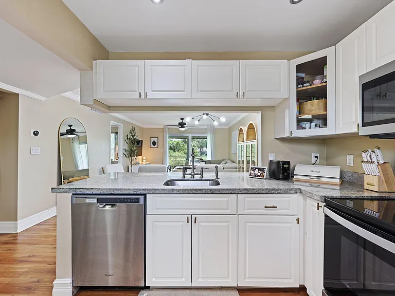 2700 Fiore Way #2020 — Photo 11
