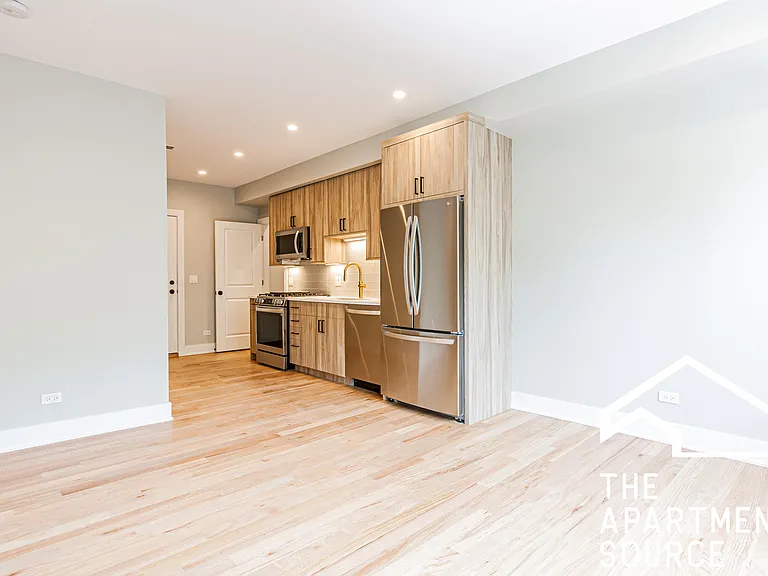 2453 W Logan Blvd #2 — Photo 4