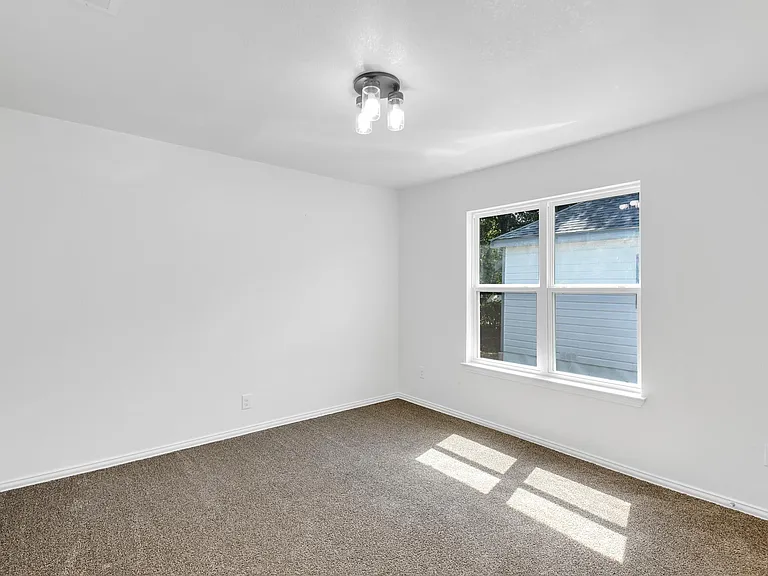 818 N Virginia St — Photo 9
