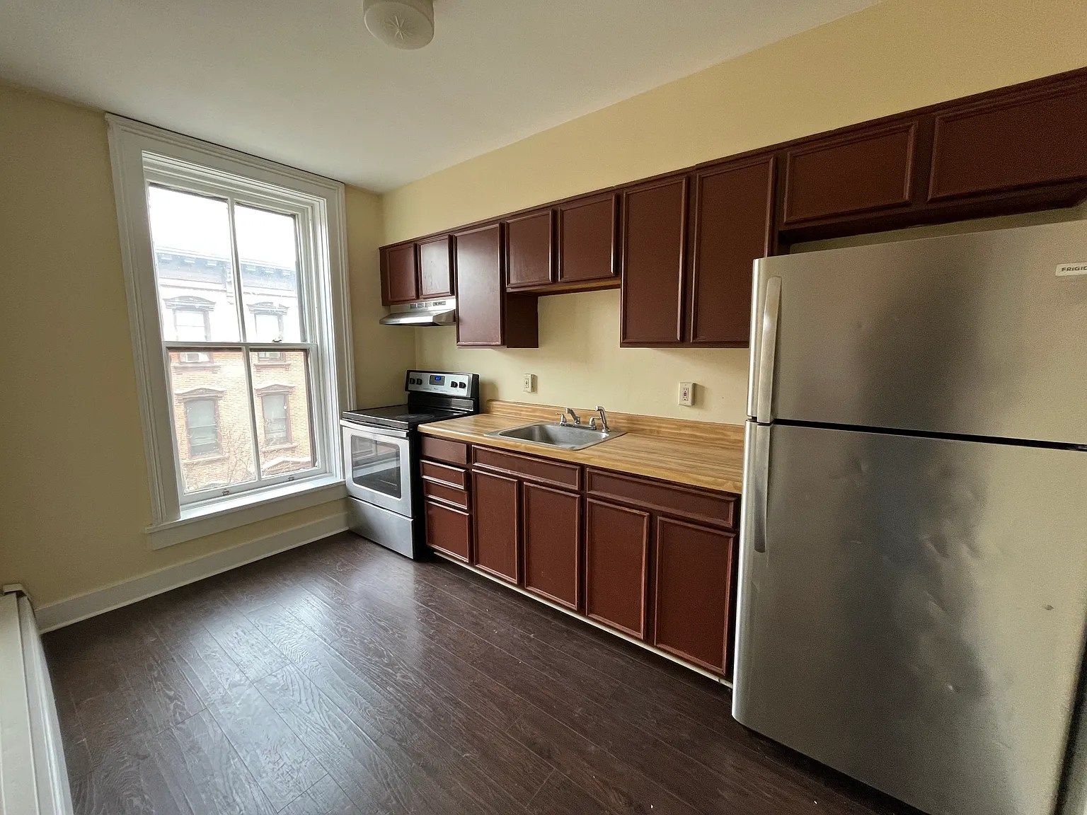 504 Grand St — Photo 4
