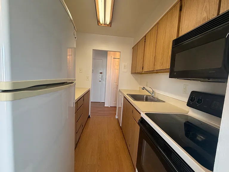 20 Jefferson St #F7 — Photo 14