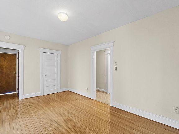 3rd image of 122 Jewett Ave #B