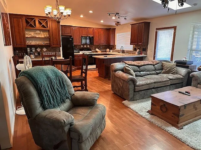 1768 Rolling Hills Dr — Photo 32