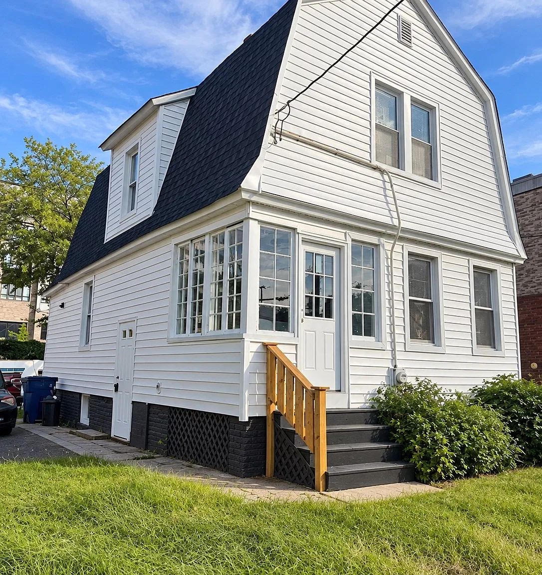 3 bed, 1.5 bath, $3,800 — Photo 2