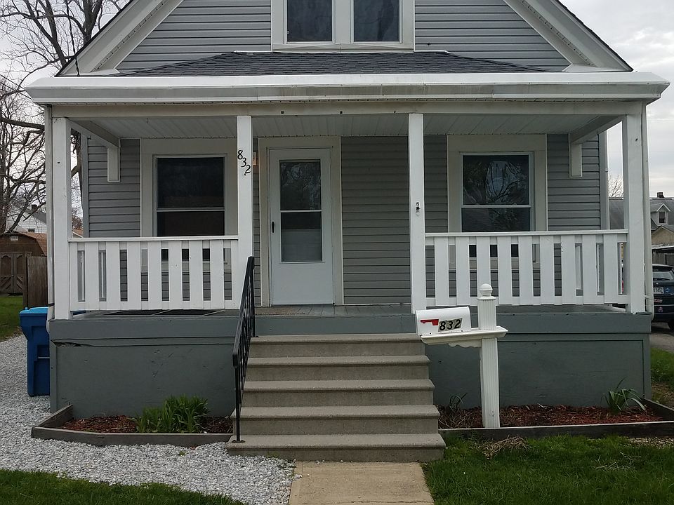 1st image of 832 E St