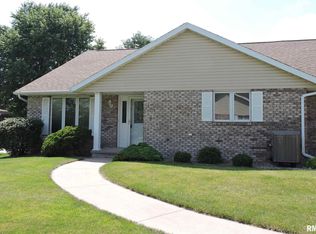 219 Scotch Pine Dr, Macomb, IL 61455