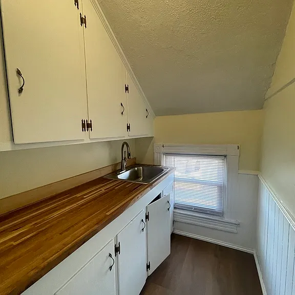 709 Maple St #3 — Photo 6