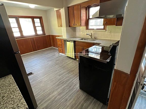 5th image of 729 Polk Ave