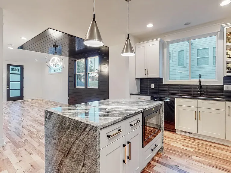 1103B Cecilia Ave — Photo 4