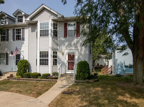1347 Dunham Ct, Geneva, IL 60134