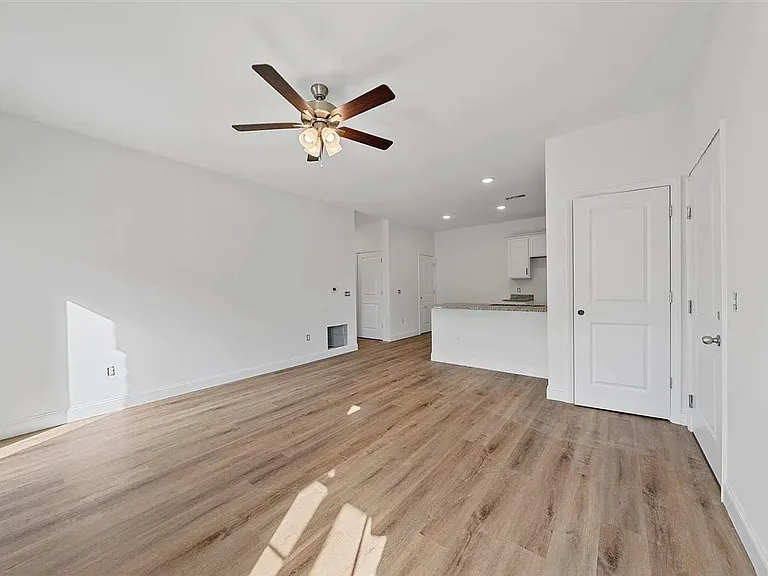 355 Hillview Mills Blvd — Photo 7