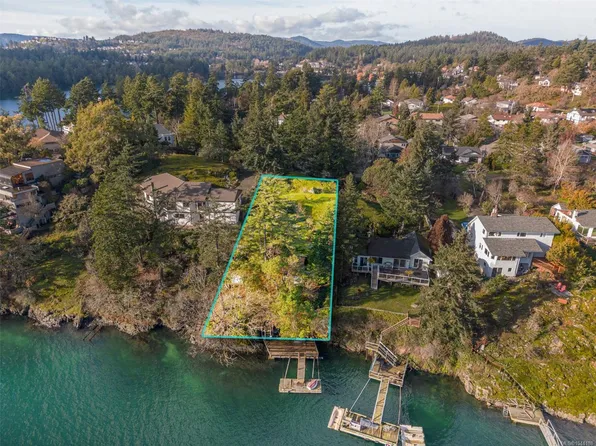 310 Bessborough Ave, View Royal, BC V9B 1T7