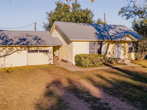 310 Honey Dr, Victoria, TX 77904