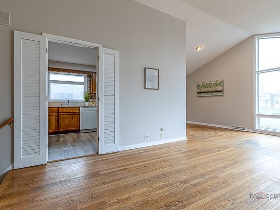 5th image of 1426 Wescott Rd