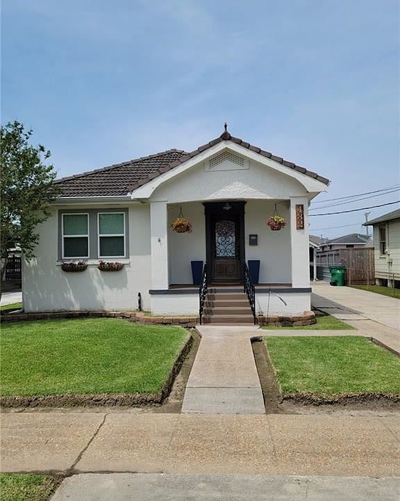1st image of 432 Bellanger Ave